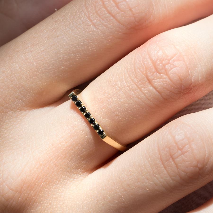טבעת קארי יהלומים שחורים